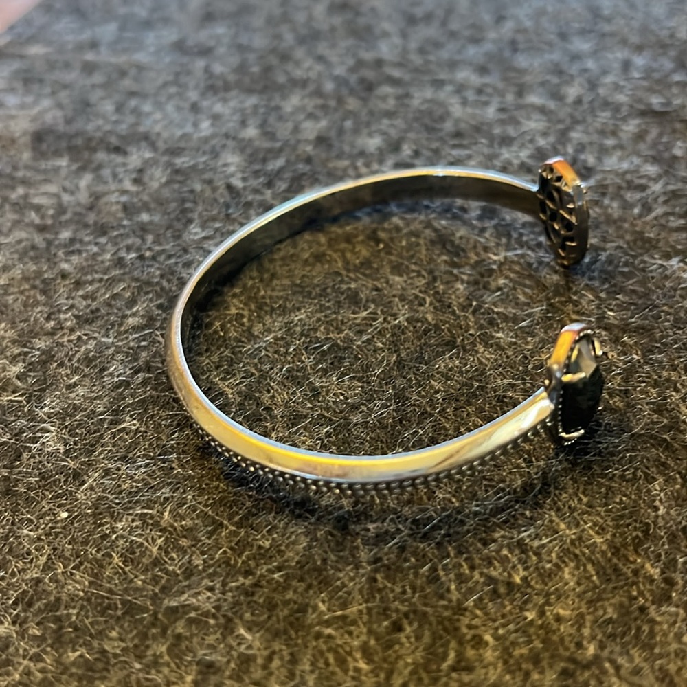 Elton Silver cuff in Black-It’s currently sold out on Kendra Scott - Picture 4 of 4